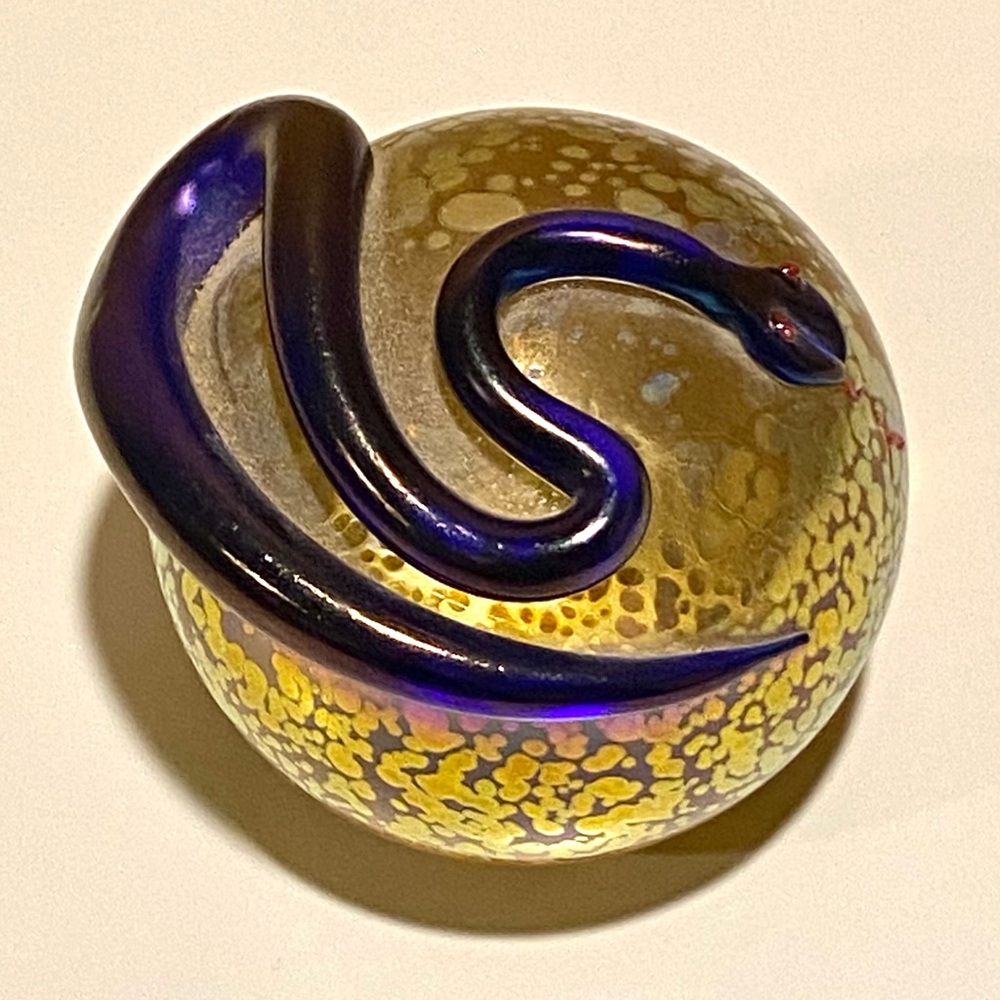 STEVEN CORREIA Iridescent Dark Blue/Purple Snake Draped Over Iridescent Gold Orb - Picture 2 of 9
